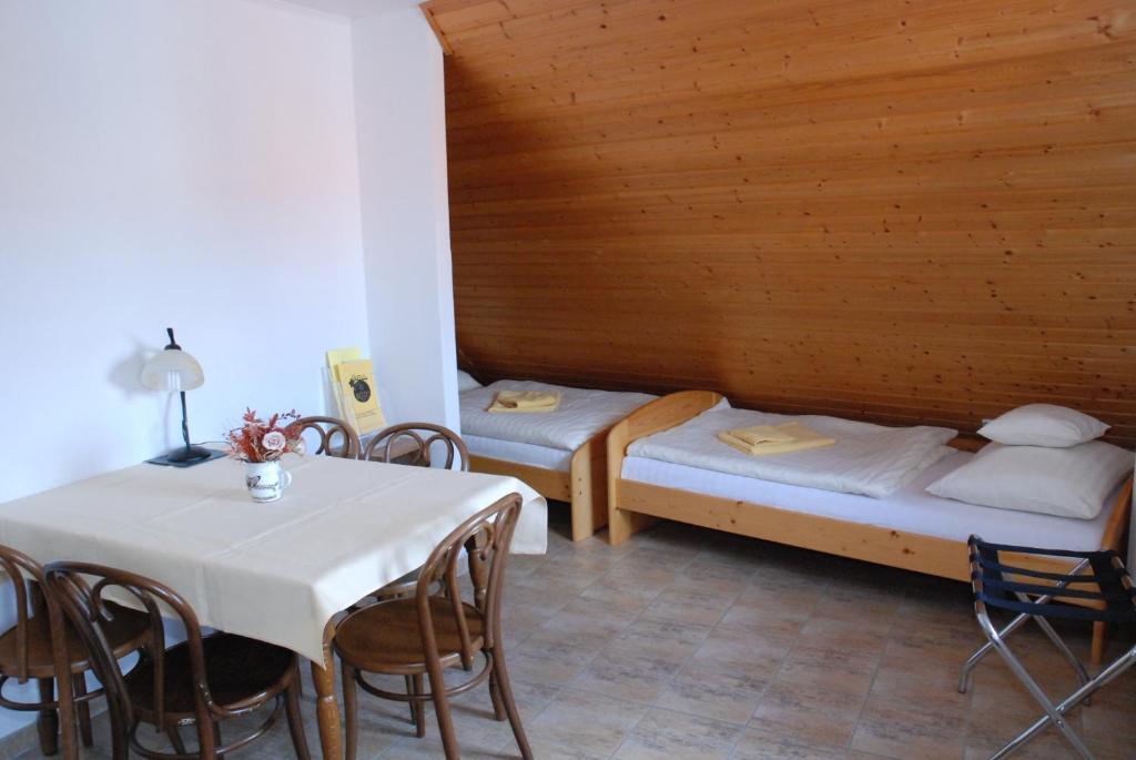 Hotel U Ruze Slavonice Quarto foto